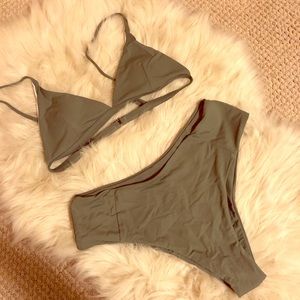 👙Never worn! High wasted bikini.